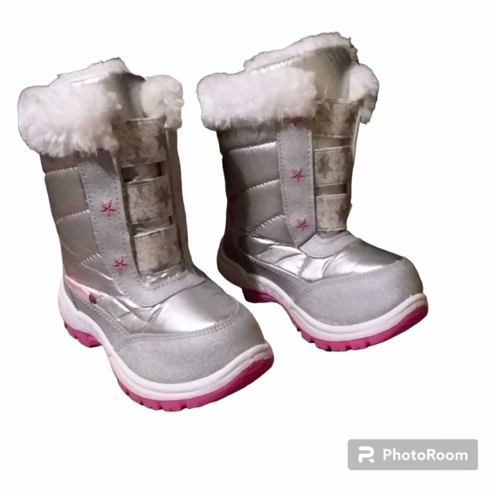 ⭐HP⭐ NWT Rugged Bear Silver Star Toddler Girls Boots